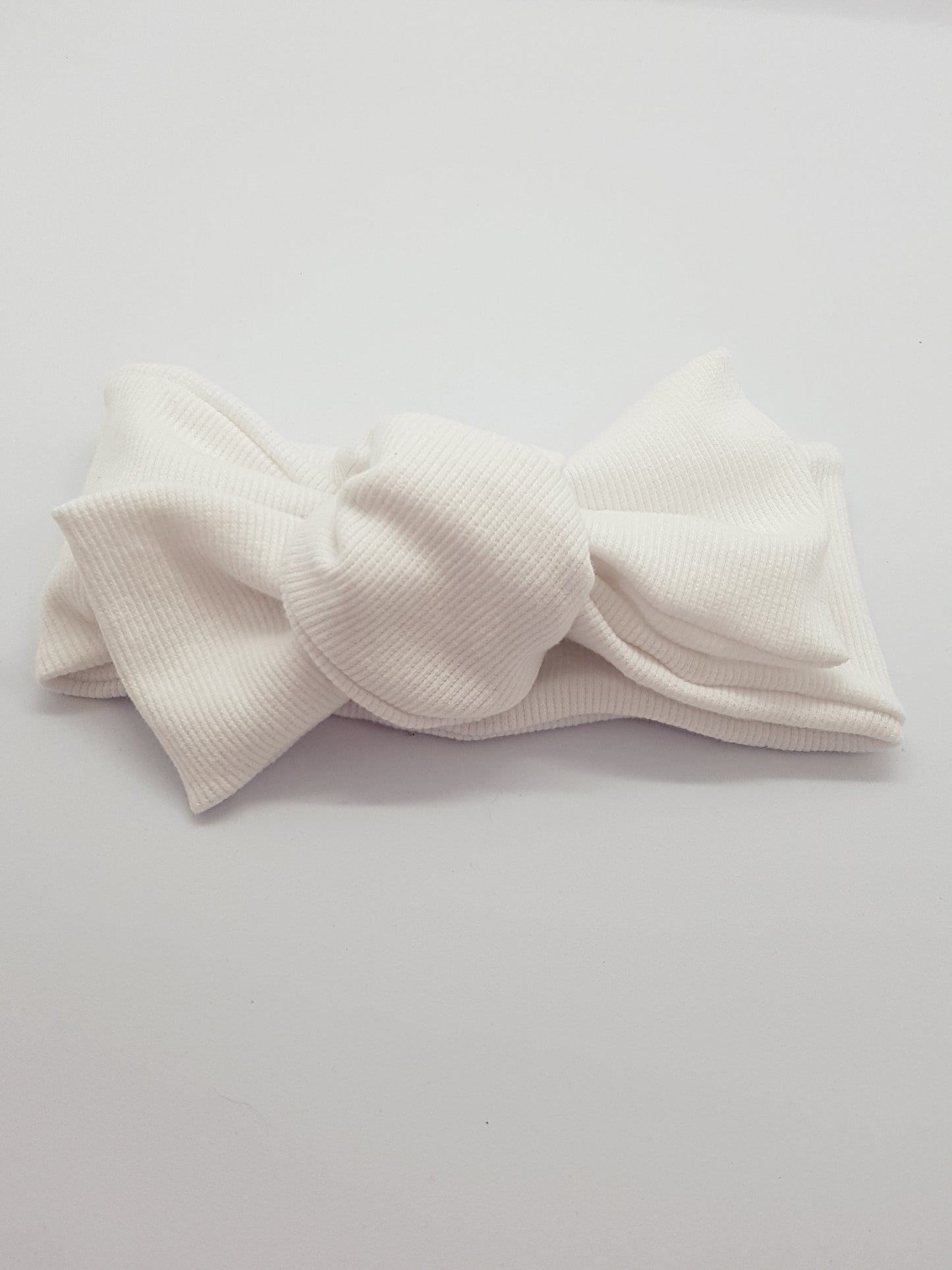 WHITE RIB KNIT TOP KNOT