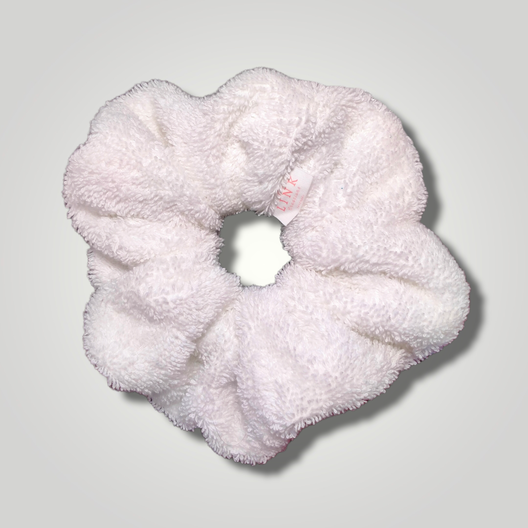 WHITE TOWEL SCRUNCHIE